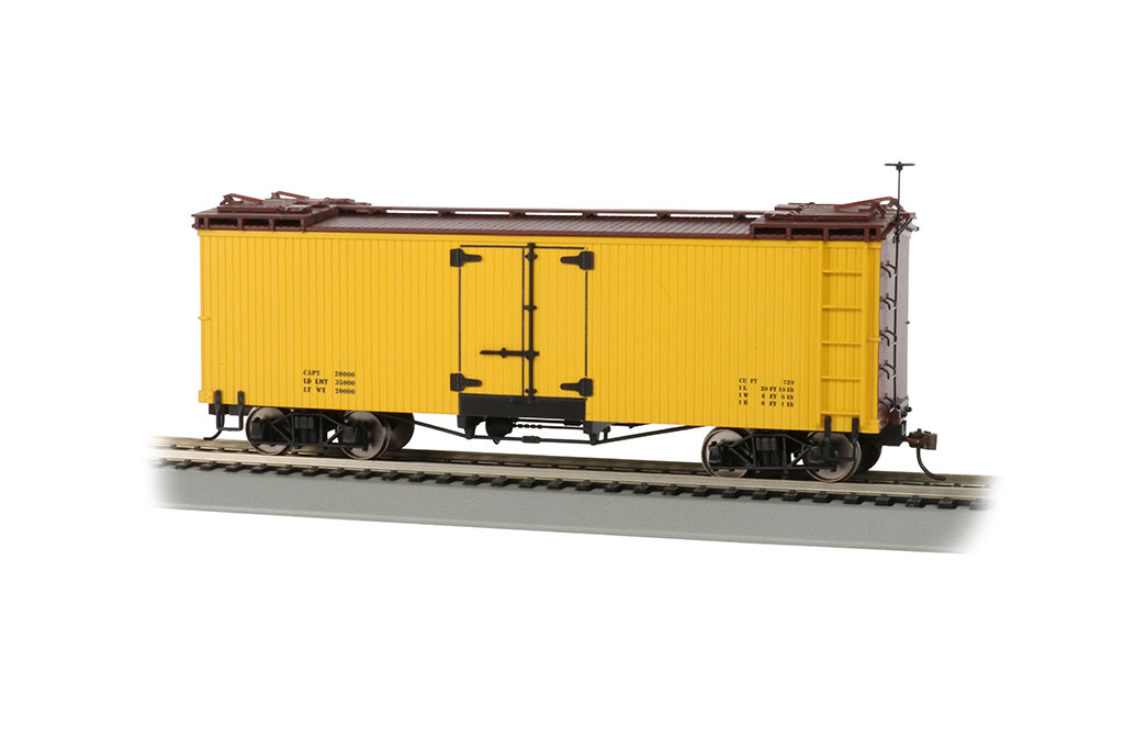 Bachmann On30 Reefer Box Car - Yellow with Brown Roof