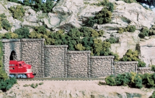 Woodland Scenics Kamenná opěrná zeď #2 - N Scale